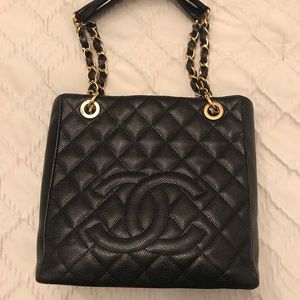 Chanel Petite Shopper